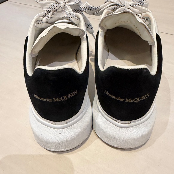 Alexander McQueen - Picture 3 of 4